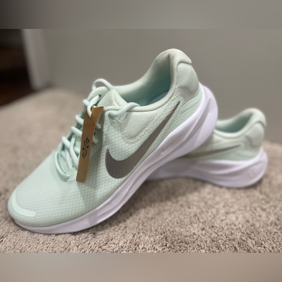 Nike Shoes - ♥️😍BRAND NEW WOMENS NIKE GYM SHOE😍♥️